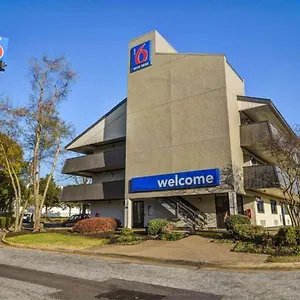 ** Hotel 6-memphis, Tn - Downtown USA