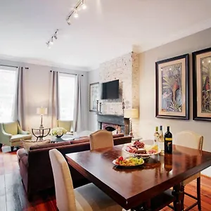 201 York #2 - Newly Renovated Parkside Apt! Savannah