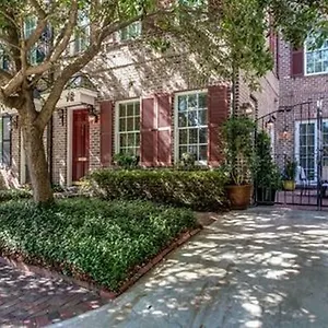 Beautiful 3bed Townhome In Historic Downtown Savannah